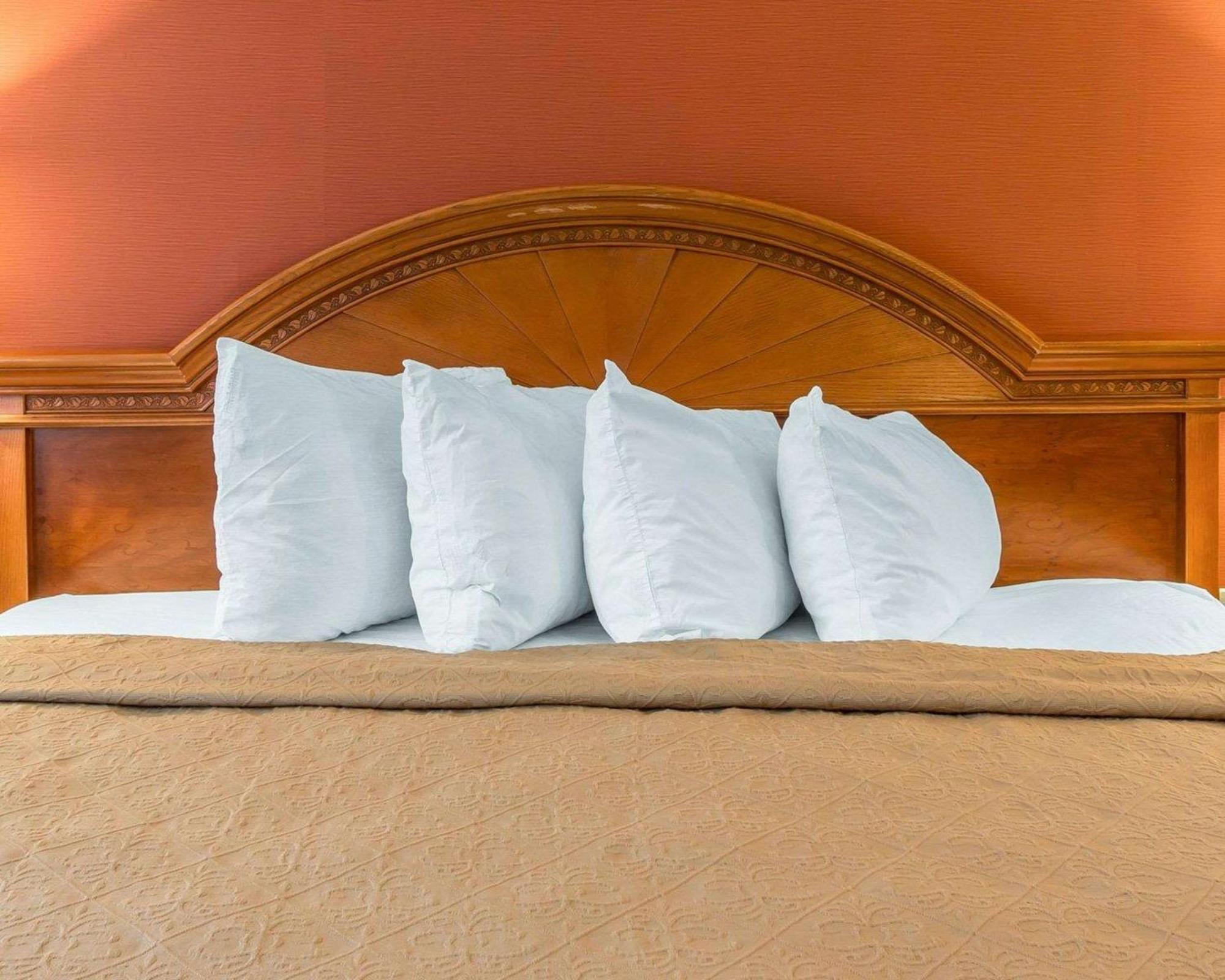 Quality Inn Гейлорд Экстерьер фото