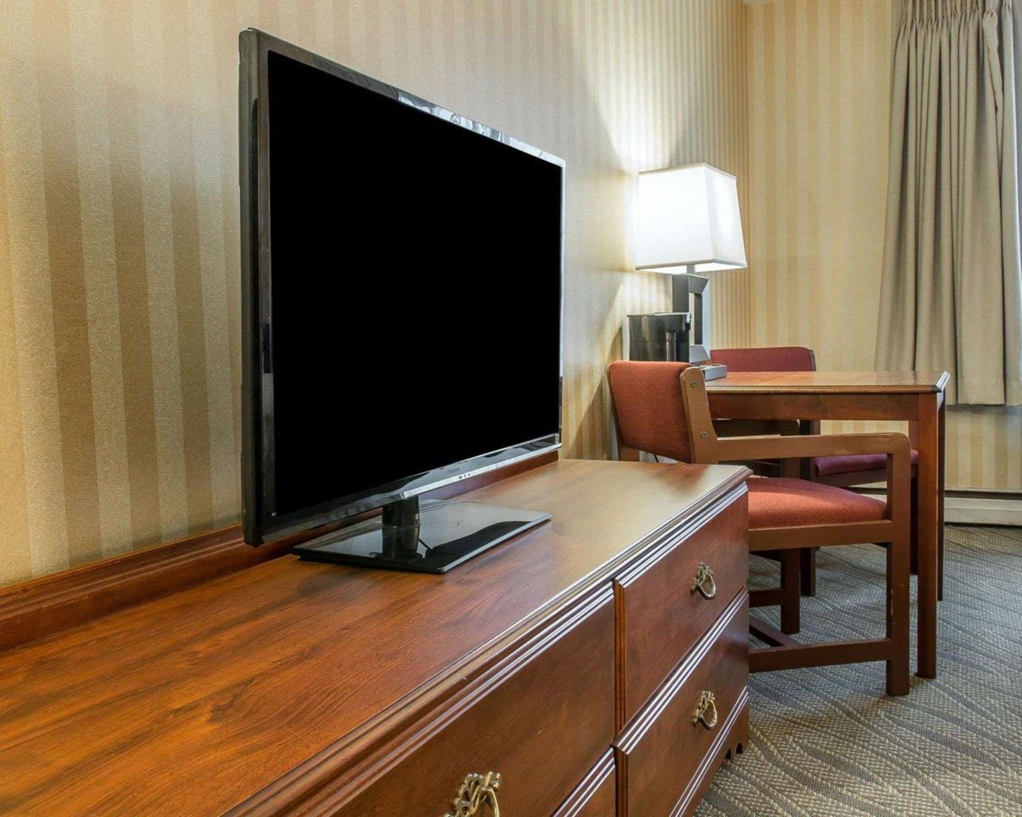 Quality Inn Гейлорд Экстерьер фото