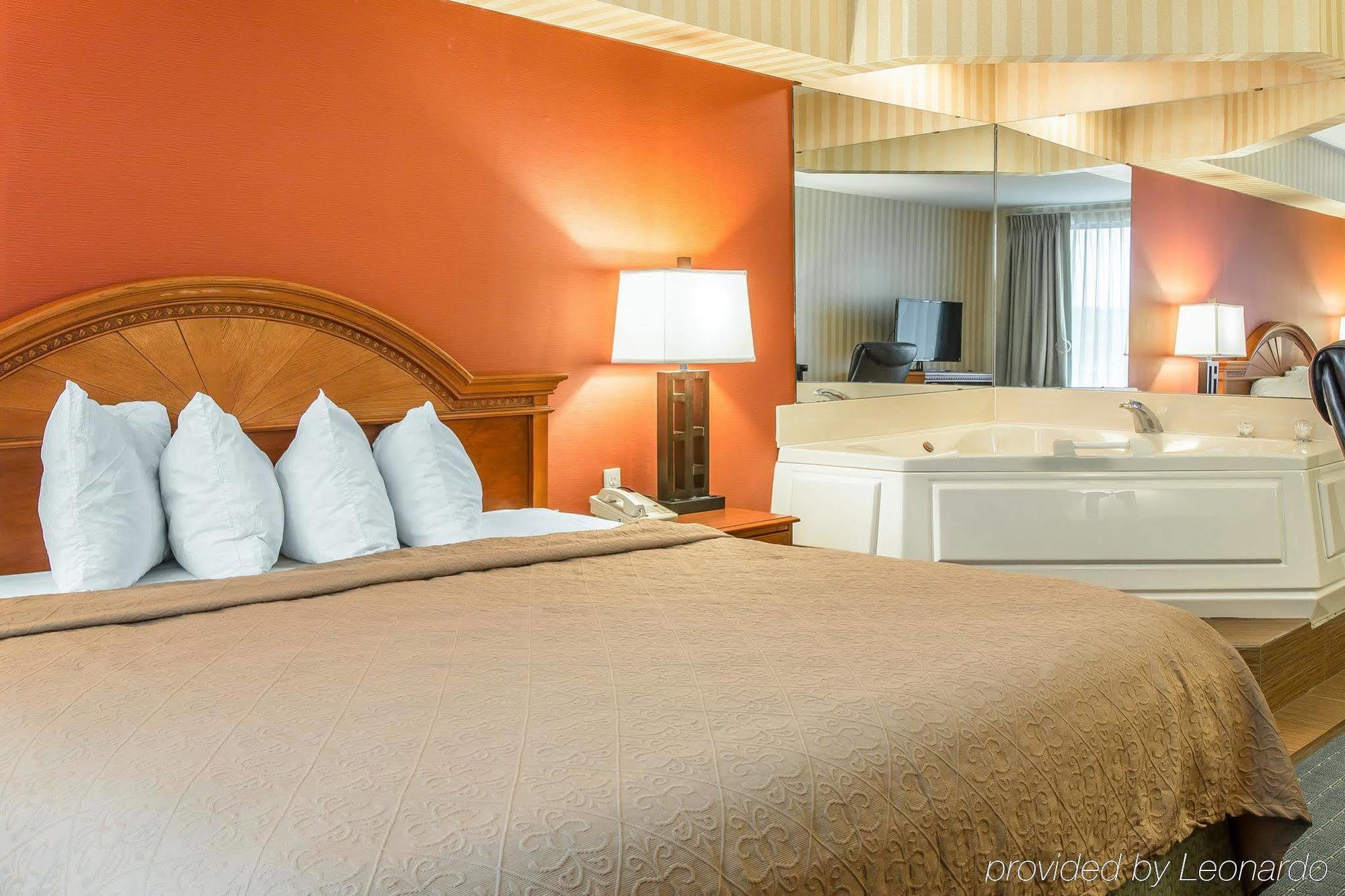 Quality Inn Гейлорд Экстерьер фото
