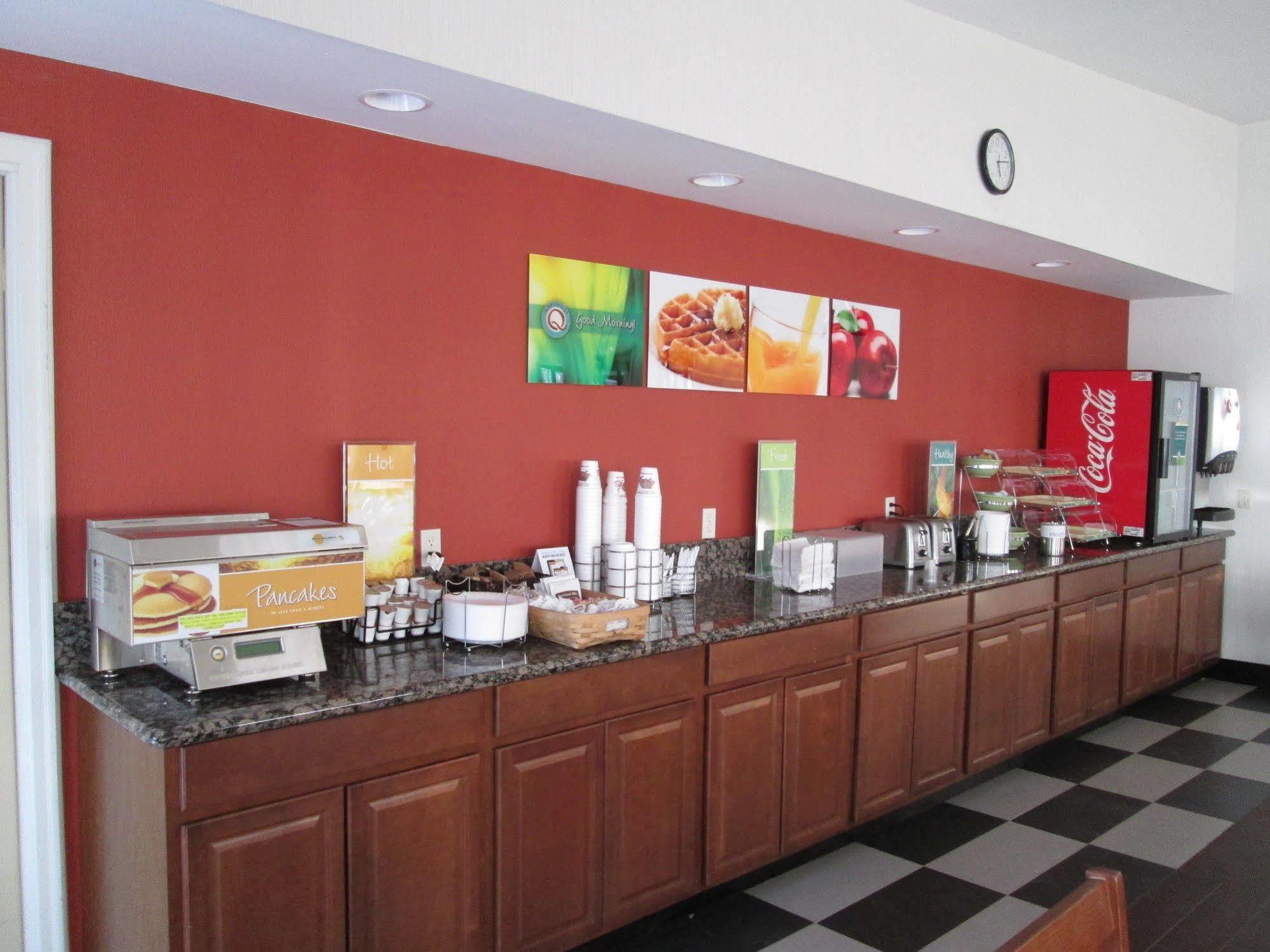 Quality Inn Гейлорд Экстерьер фото